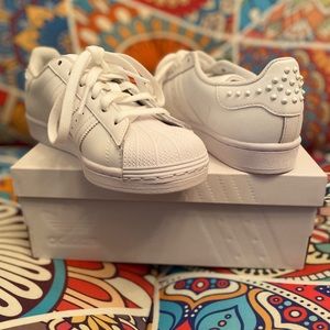 Adidas superstars